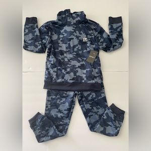 DKNY Kids Boys Size 7 Blue Camouflage Sweat Set